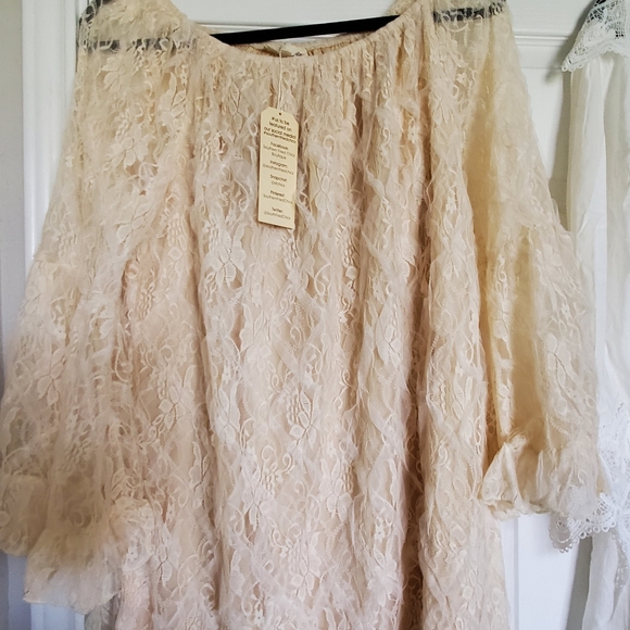 Lace Off-White/Cream Dress - Picture 3 of 3